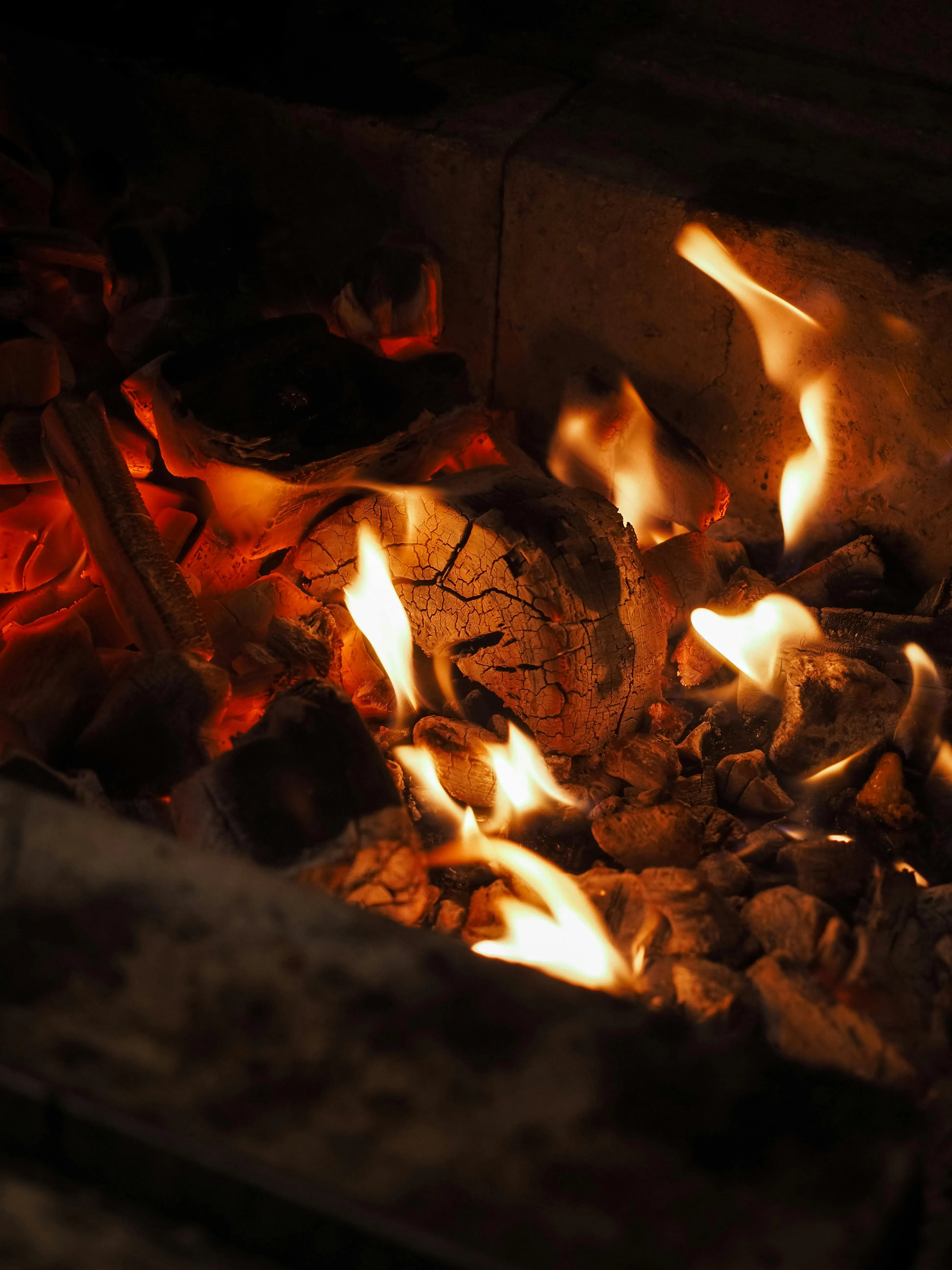 Pitmaster at work — Fire Que